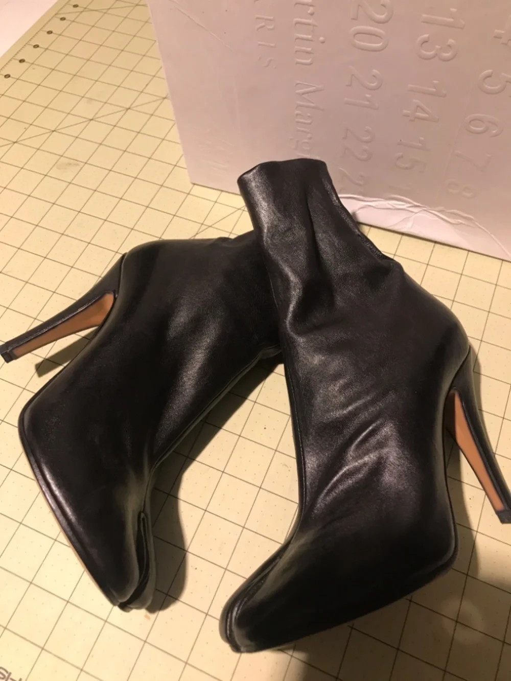 Maison Martin margiela tabi  boots black lamb leather 37.5 excellent